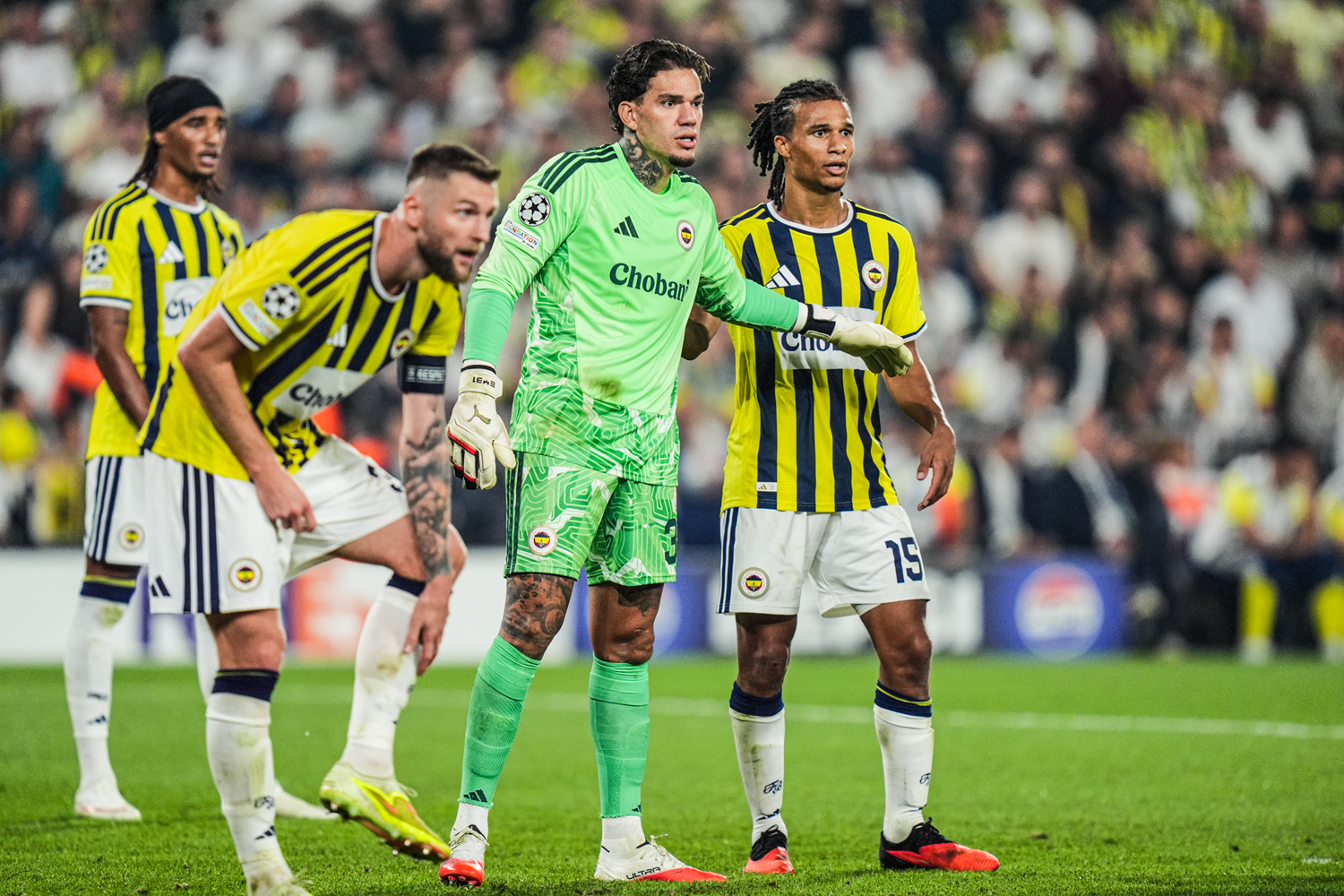 Eleştirilere sünger çekti! Ederson kalesinde adeta devleşti