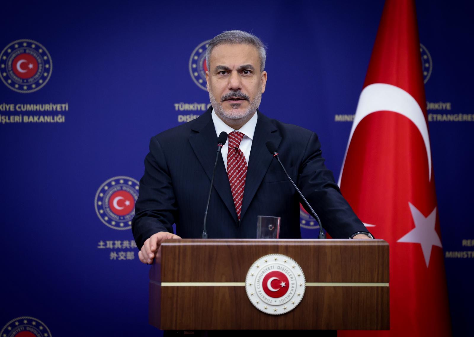 Bakan Fidan'dan YPG/SDG'nin fesih kararına ilk yorum: Metin itibarıyla olumlu, pratikte göreceğiz