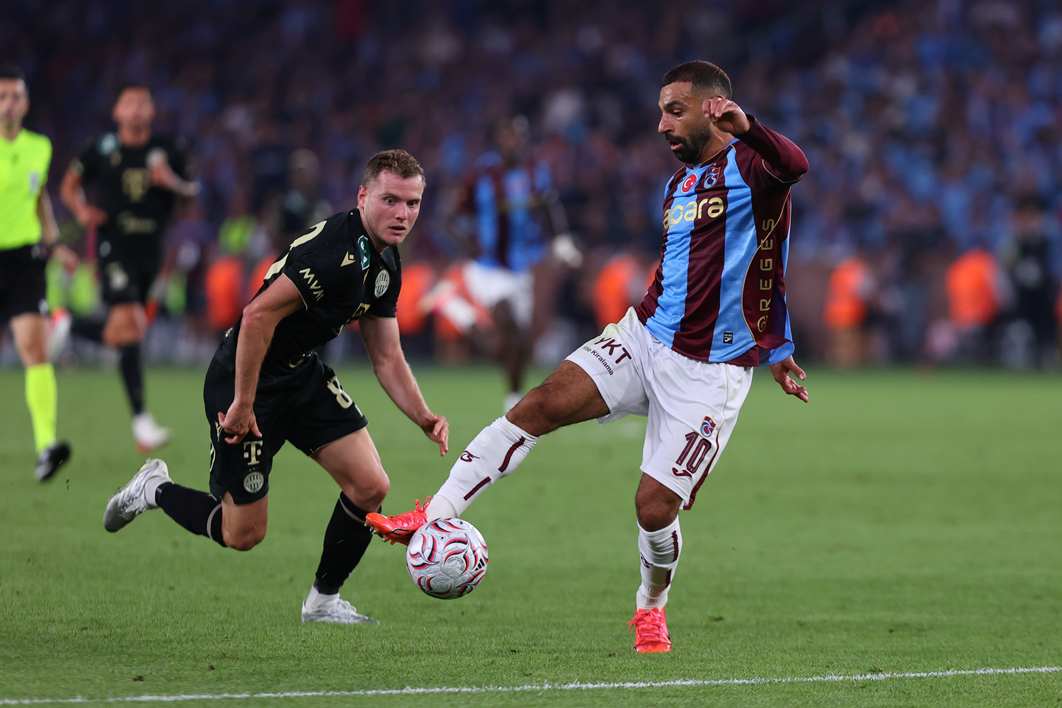 Trabzonspor, Macaristan'da tur peşinde