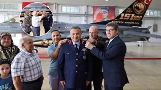 İlk Türk astronot Alper Gezeravcı yeni rütbelerini taktı
