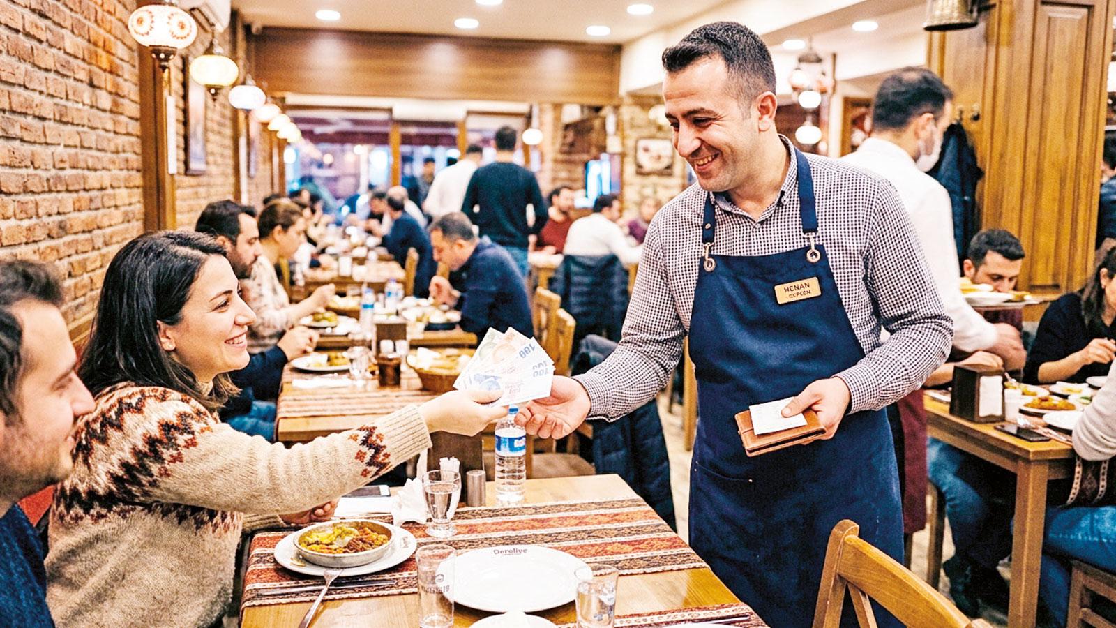 Yargıtay'dan restoranlarda bahşişe ücret kararı