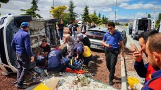 Afyonkarahisar'da otomobil çarpışması: 7 yaralı