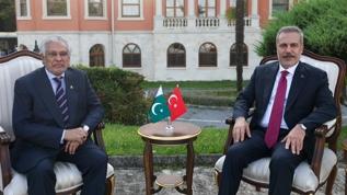 Bakan Fidan, Pakistanlı mevkidaşı Dar ile bir araya geldi