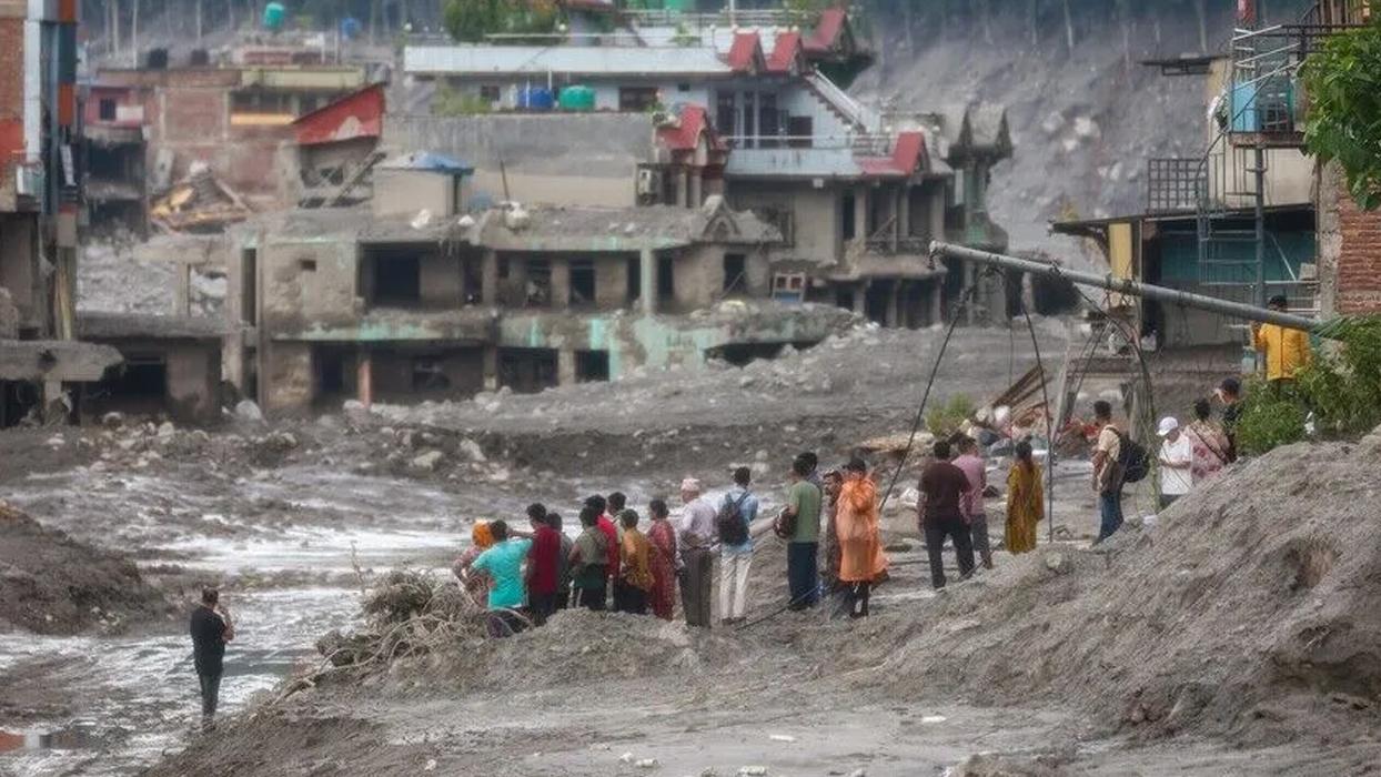 Nepal'deki sel felaketinde can kaybı 903'e yükseldi