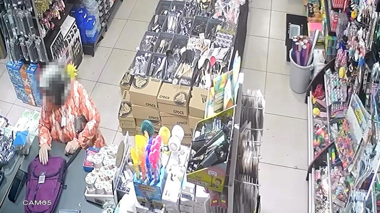 Çaldığı çantayı iade etmeye kalkınca foyası ortaya çıktı