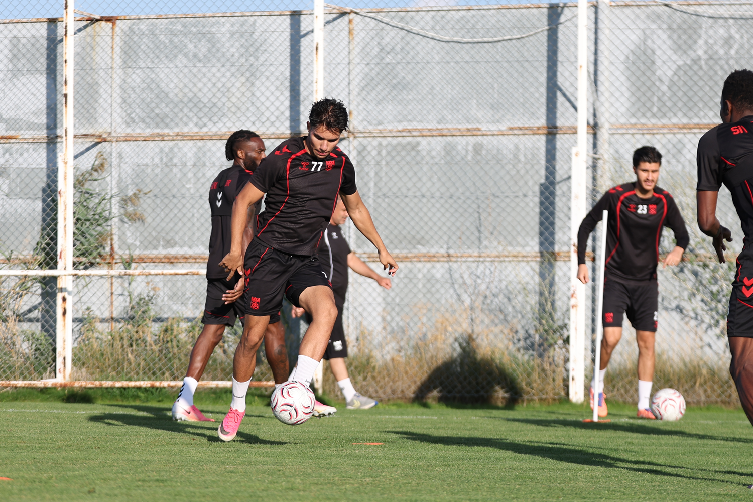 Sivasspor, 1. Lig'de yarın Mardin 1969 Spor'u konuk edecek