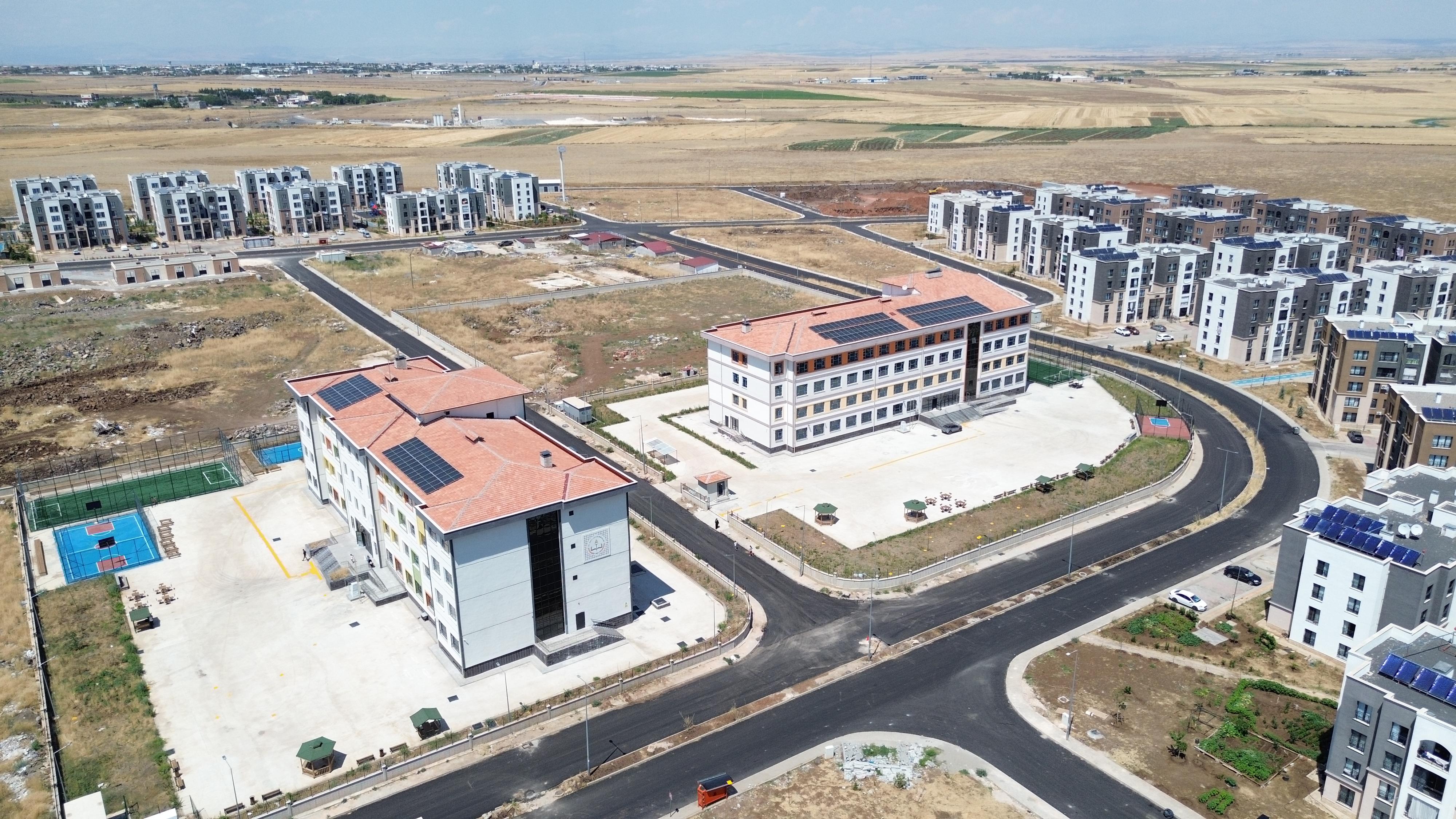 Diyarbakır'da asrın felaketinin yaraları sarıldı! Yeni okullar öğrencilerini bekliyor