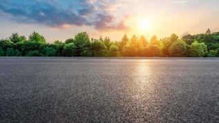 Hawaii'de sıra dışı yol deneyi! Asfalta 195 bin şişe eşdeğeri plastik eklendi