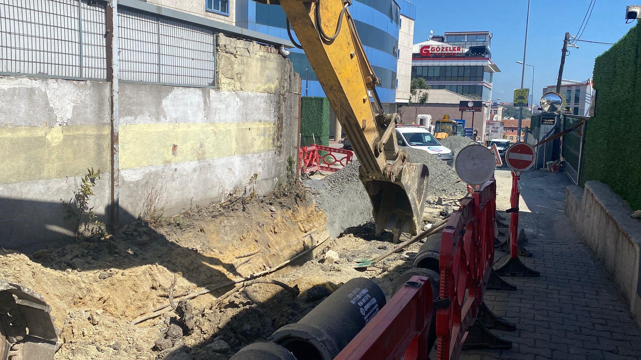 Eyüpsultan'da İSKİ'nin çalışma yaptığı esnada doğalgaz borusu patladı