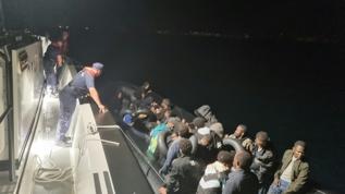 Yunanistan yine ölüme itti: İzmir'de 57 düzensiz göçmen kurtarıldı