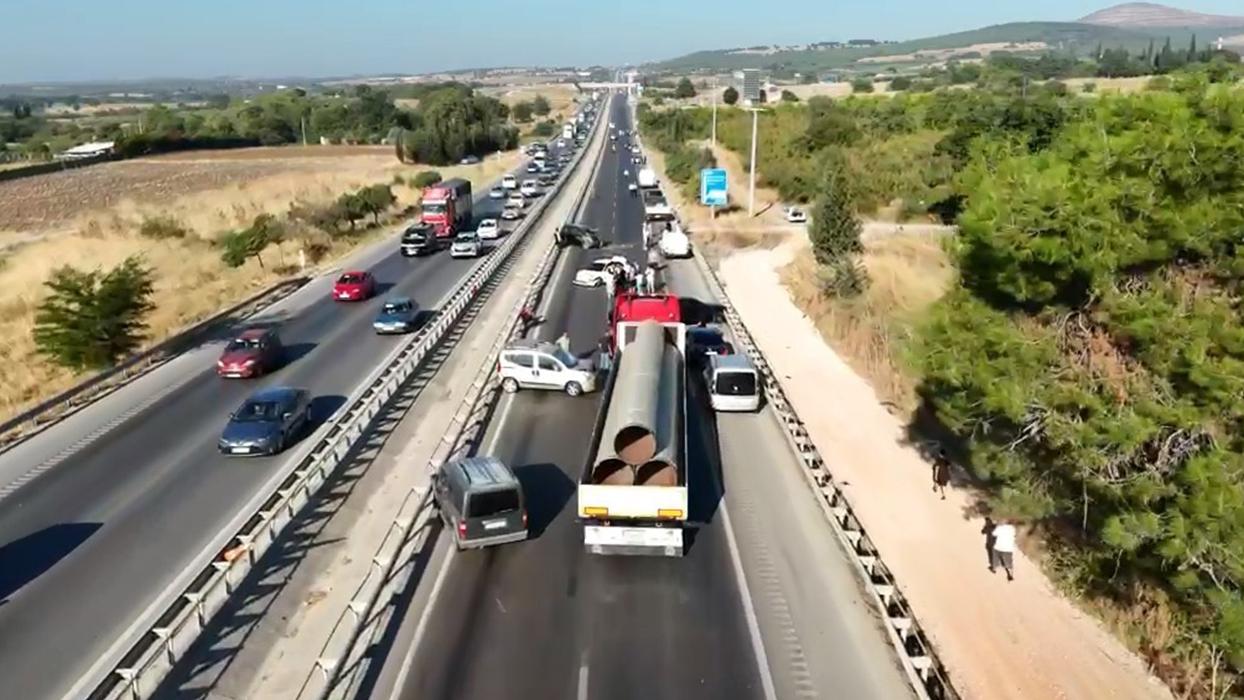 Bursa'da ortalık savaş alanına döndü! Tırdan dökülen mazot 10 aracı birbirine kattı