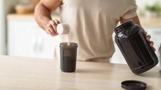 Peynir altı suyundaki gizli tehlike! Whey proteini sivilce patlamasına nasıl yol açıyor?