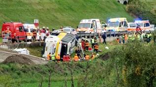 İsviçre Ulusal Parkı girişinde korkunç kaza! 5 helikopter ve onlarca ambulans sevk edildi