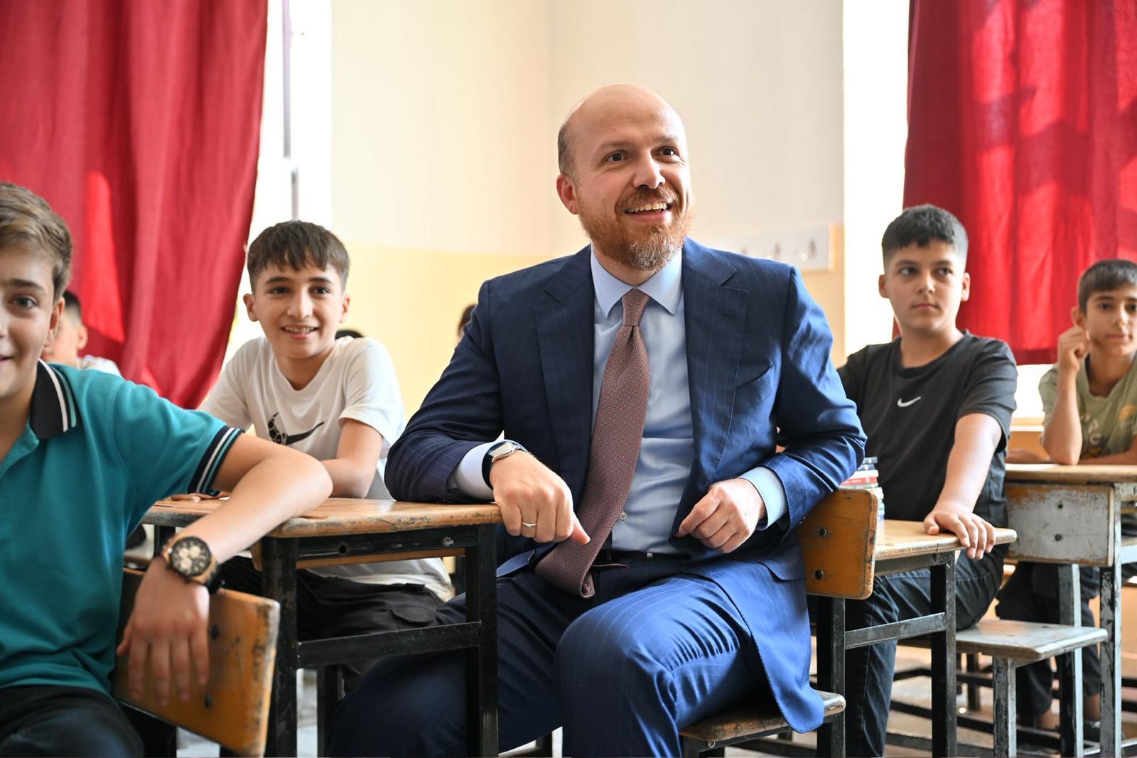 Bilal Erdoğan Diyarbakır'dan seslendi: Bizi kardeş yapan mayayı egemen kılalım