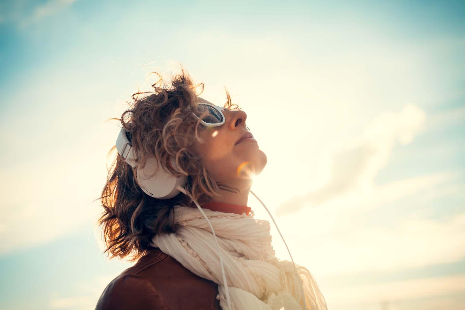 Müzik neden ağrıyı hafifletiyor? Yeni inceleme dikkat dağıtmanın ötesine işaret ediyor