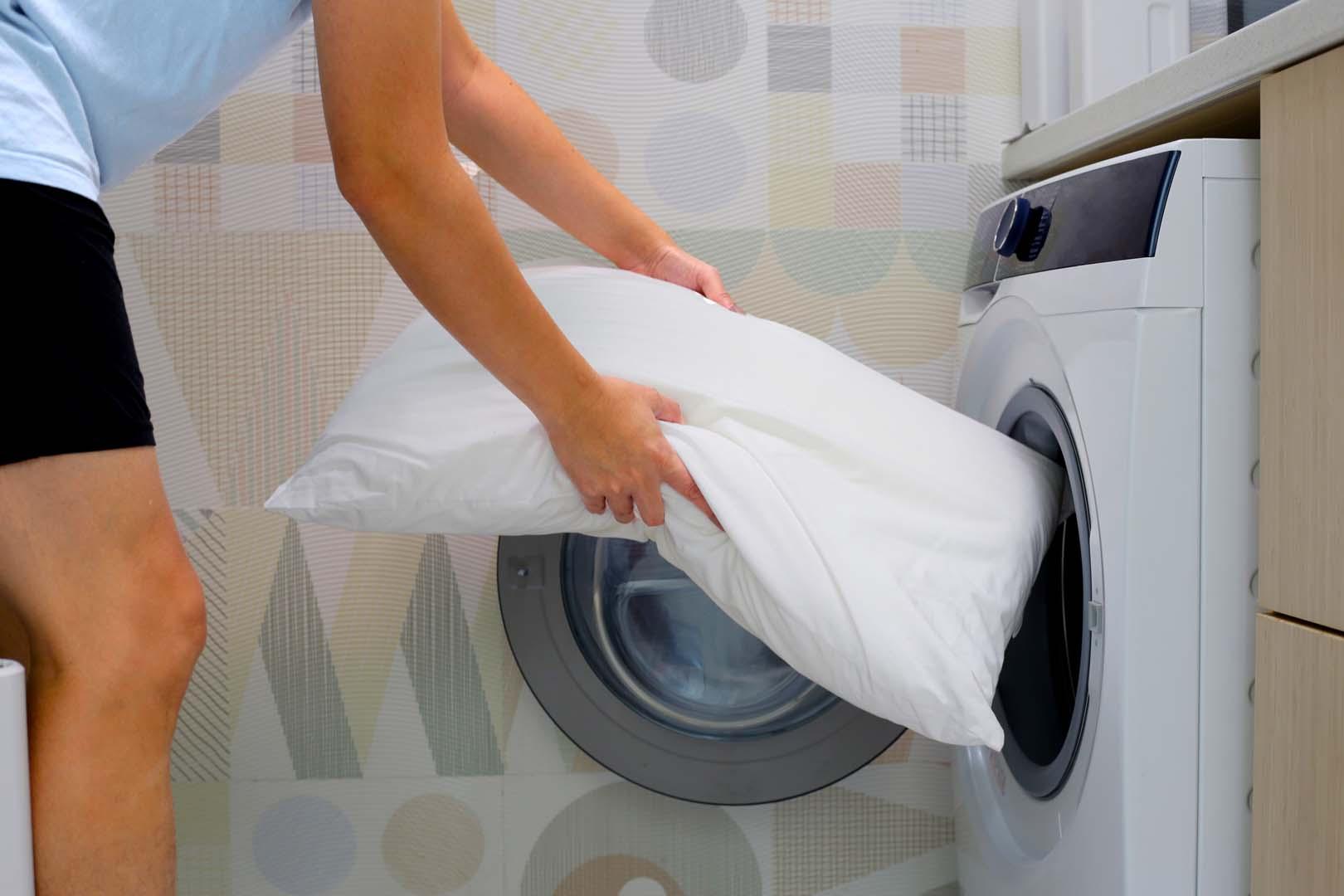 Yastıkları makinede yıkarken buna dikkat edin! Dolgu türü her şeyi değiştiriyor