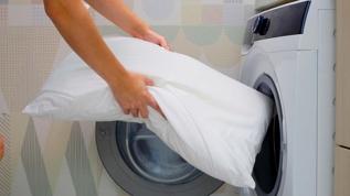 Yastıkları makinede yıkarken buna dikkat edin! Dolgu türü her şeyi değiştiriyor