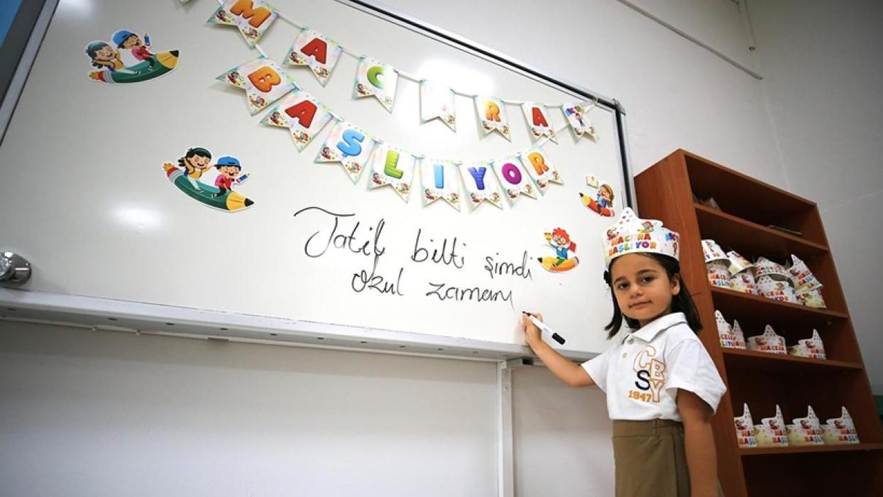 Yaz tatili bitti! Milyonlarca öğrenci için ders zili bugün çaldı