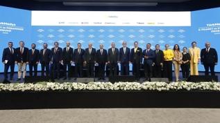 Ticaret ve finans dünyası TürkMedya E-Ticaret ve Perakende Zirvesi'nde buluştu