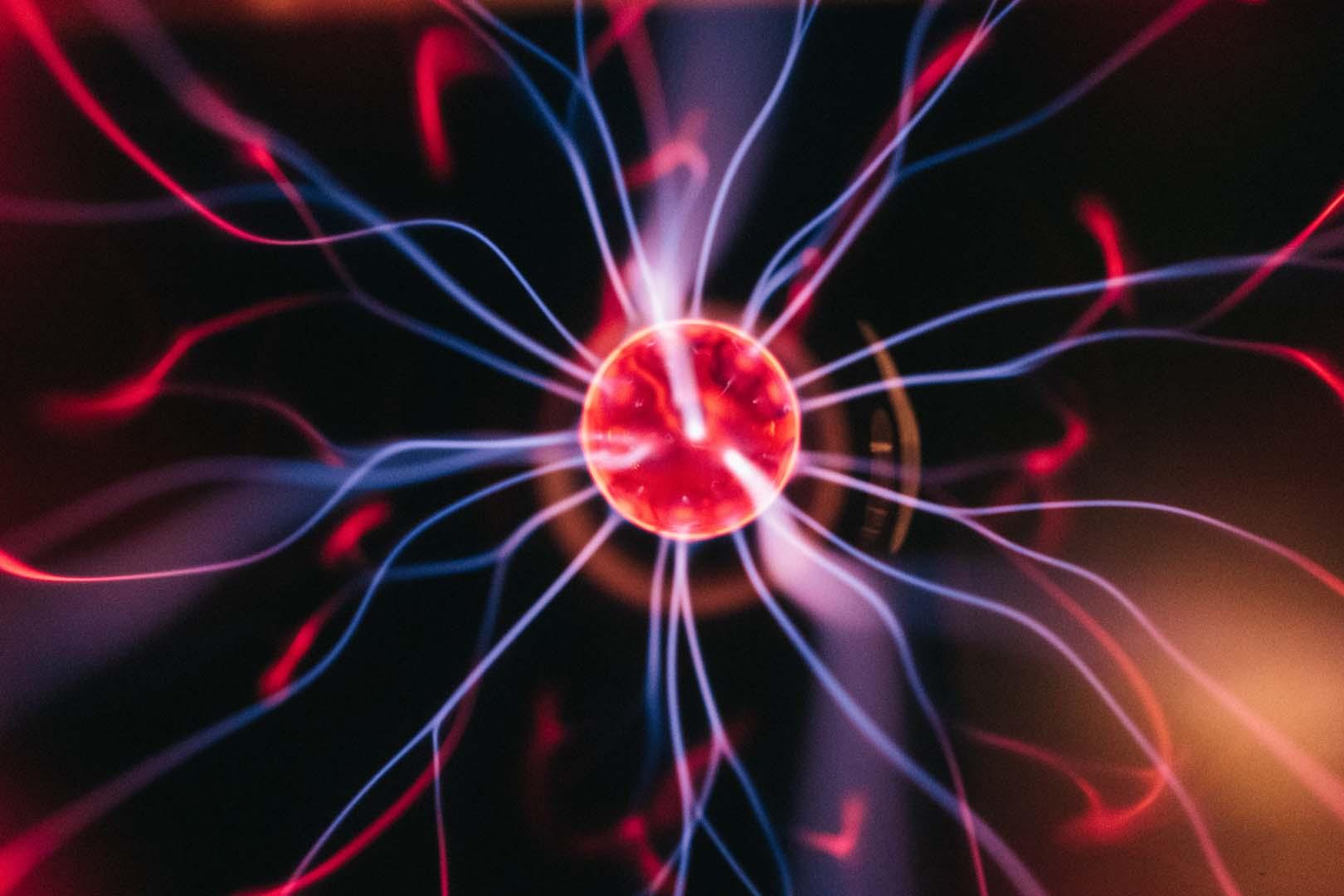 Bilim insanları küçüldükçe elektriği daha iyi ileten bir malzeme keşfetti