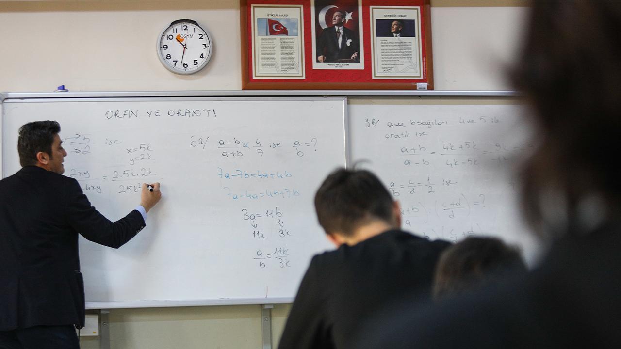 Binlerce öğretmen bu haberi bekliyordu! Mazerete bağlı yer değiştirme sonuçları belli oldu