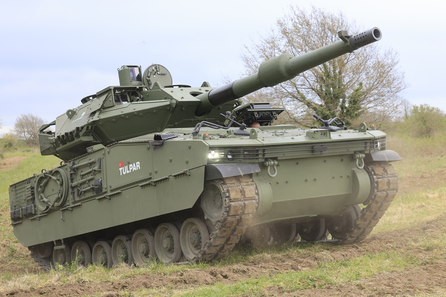 Orta sınıf tank TULPAR, atış testini geçti