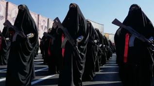 Tahran'da "gönüllü savaşçılar" gösteri düzenledi