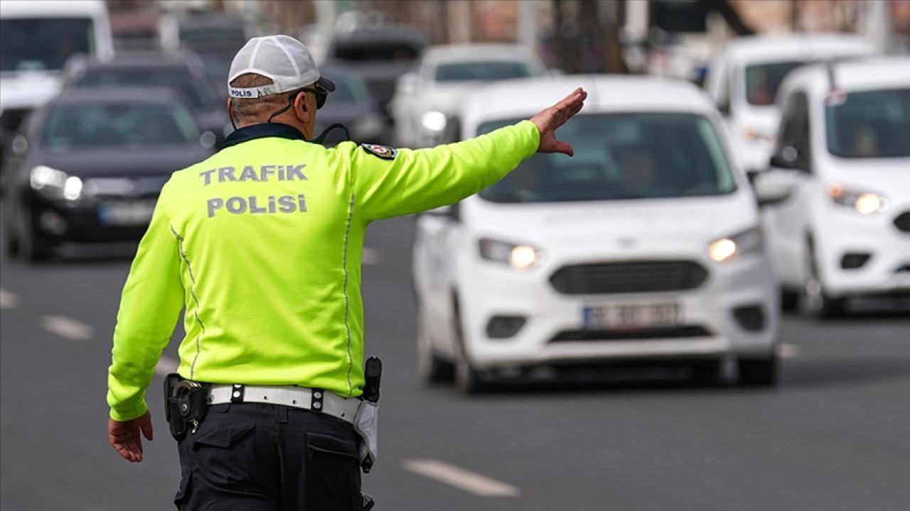 Ankara'da sabah saatlerine dikkat! Bazı yollar araç trafiğine kapatılacak