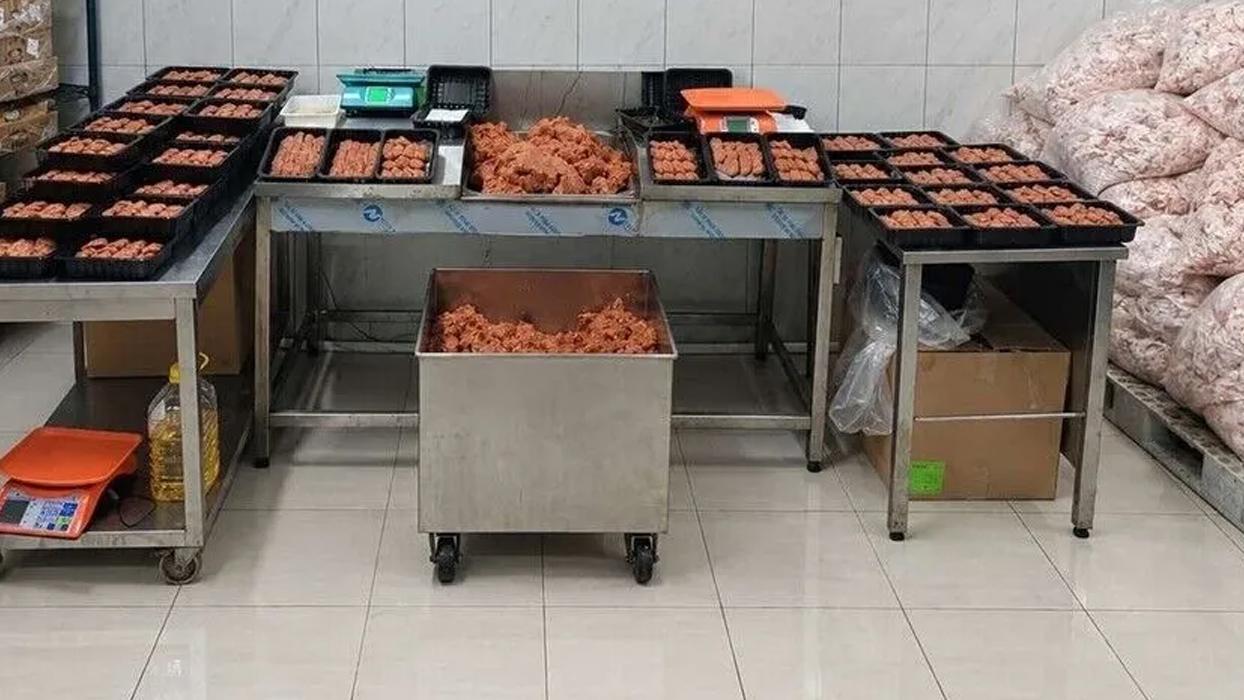 Ankara'da halk sağlığını tehlikeye atan 1333 kilogram et ve et ürünü ele geçirildi