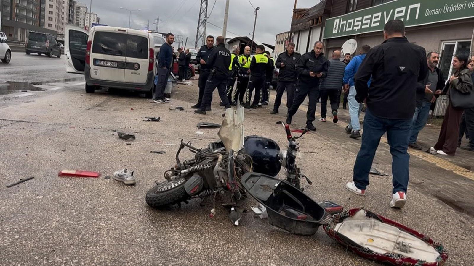 "Takip mesafesini koruyun" tabelasının kaza yerine çok yakın mesafede olması dikkat çekti