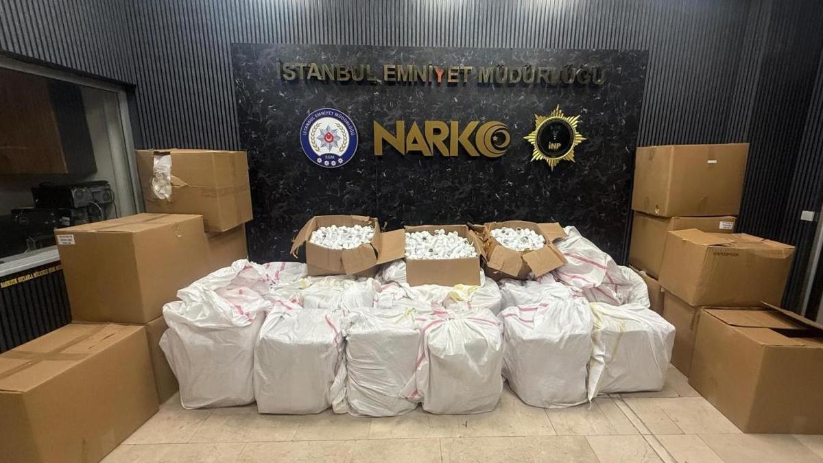 Zehir tacirlerine İstanbul'da büyük darbe: Tonlarca ele geçirildi