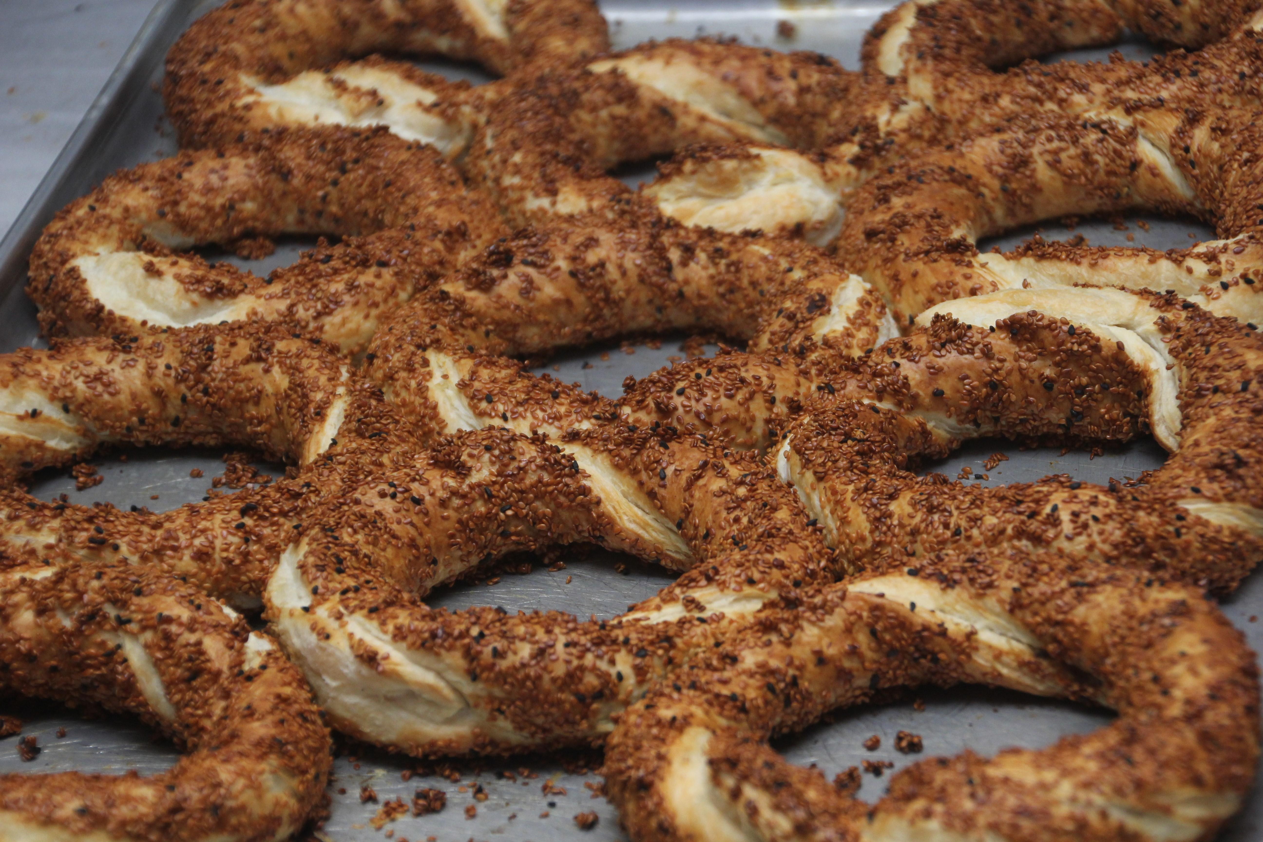 Altınordu'da fırıncının özel tarifi: Hamsili simit çılgınlığı!