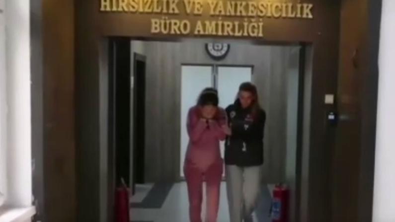 Evden hırsızlık yaptı, parkta kıyafet değiştirip kaçtı: Otobüste yakalandı