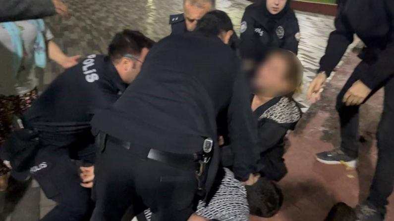 Önce polisi çağırdılar, sonra ekiplere direndiler