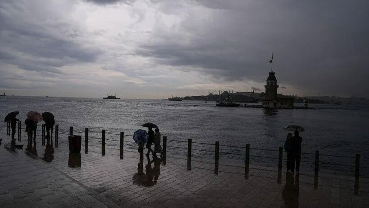 İstanbul'da sağanak ne kadar sürecek? Valilik açıklaması uyarıyla beraber geldi