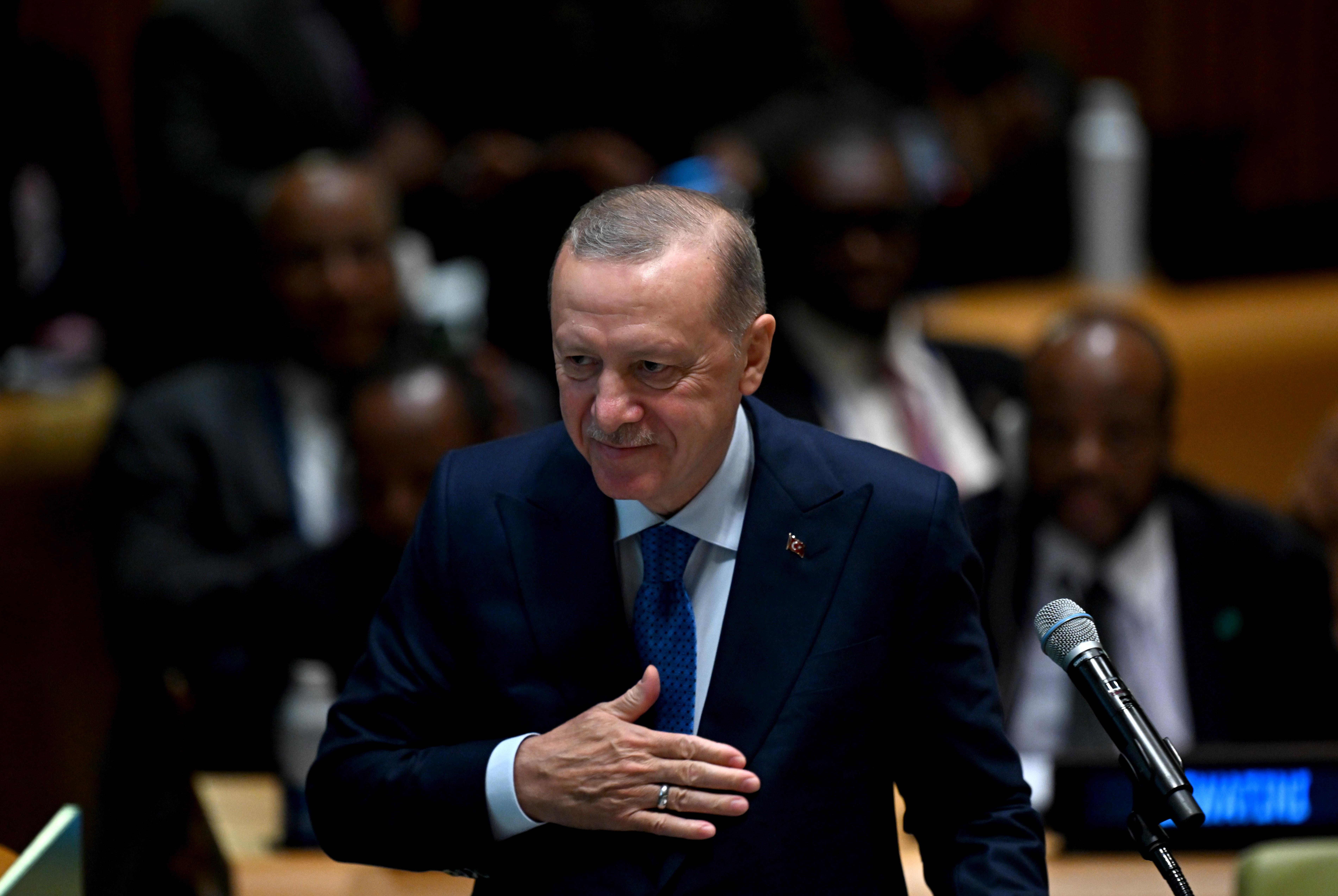 Cumhurbaşkanı Erdoğan'dan önemli açıklamalar: Nefsine yenik düşenle yolumuzu ayırıp yolumuza devam ederiz