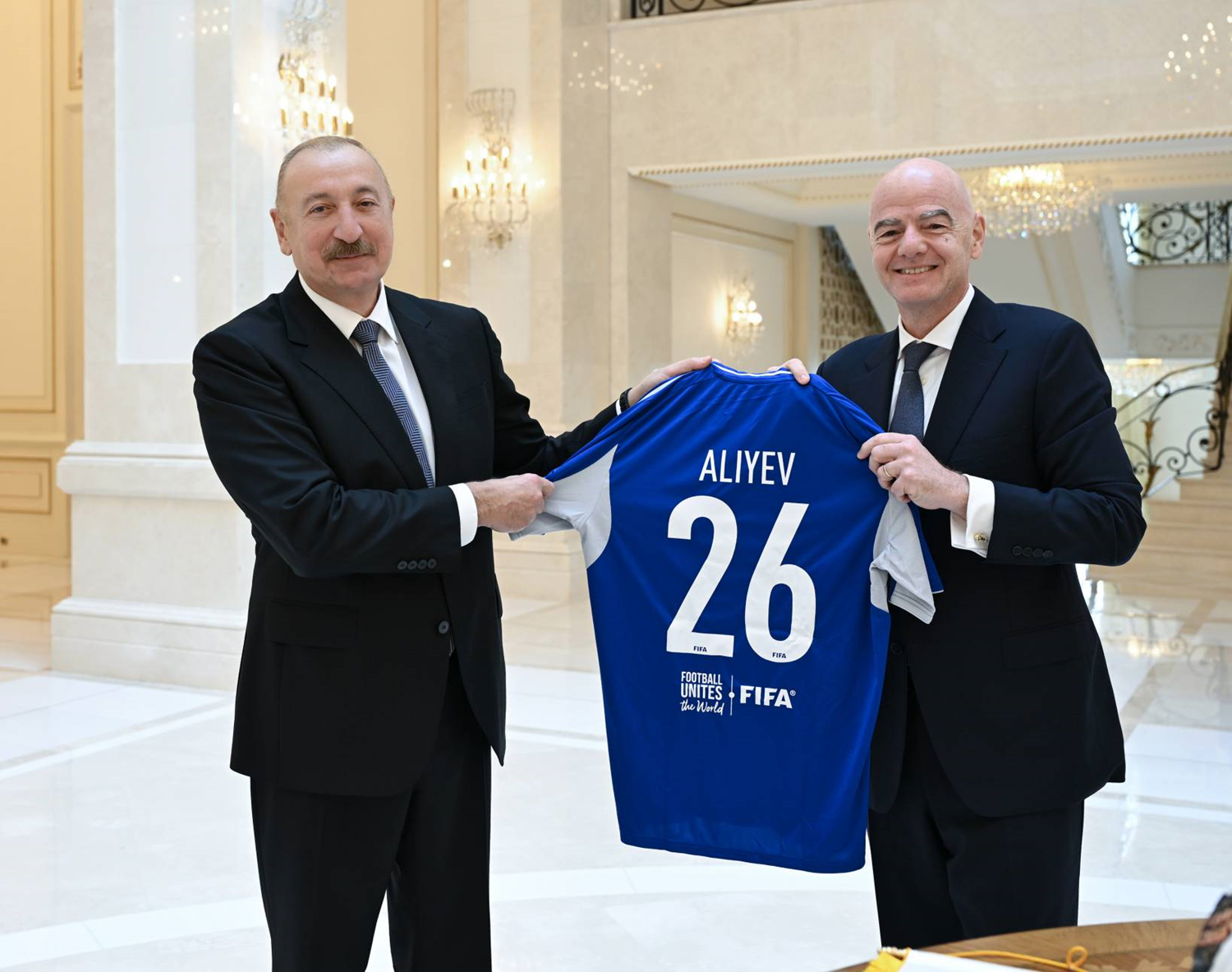 Azerbaycan Cumhurbaşkanı Aliyev, FIFA Başkanı Infantino'yu kabul etti