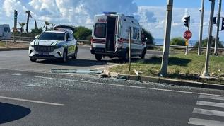 Manavgat'ta tur otobüsü minibüsle çarpıştı: 3 yaralı