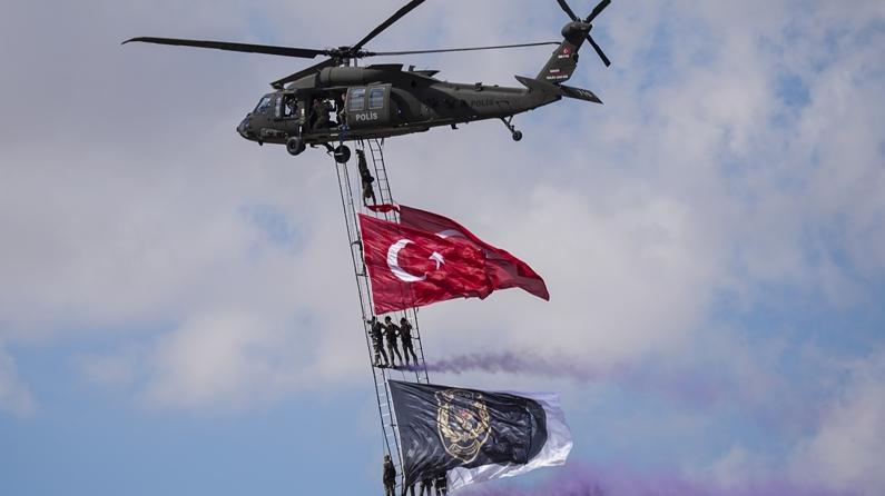 GAP Havalimanı'nda AKINCI rüzgarı: TEKNOFEST'teki hava gösterileri nefes kesti