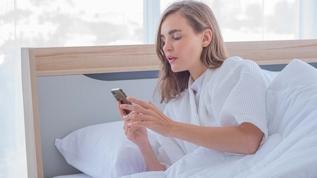 Uyanır uyanmaz mesaj kontrol etme hastalığına son! İşte uzmanların önerdiği telefonsuz sabah reçetesi