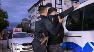 Ehliyet sınavında düzenekle yakalandı, gözaltına alındı