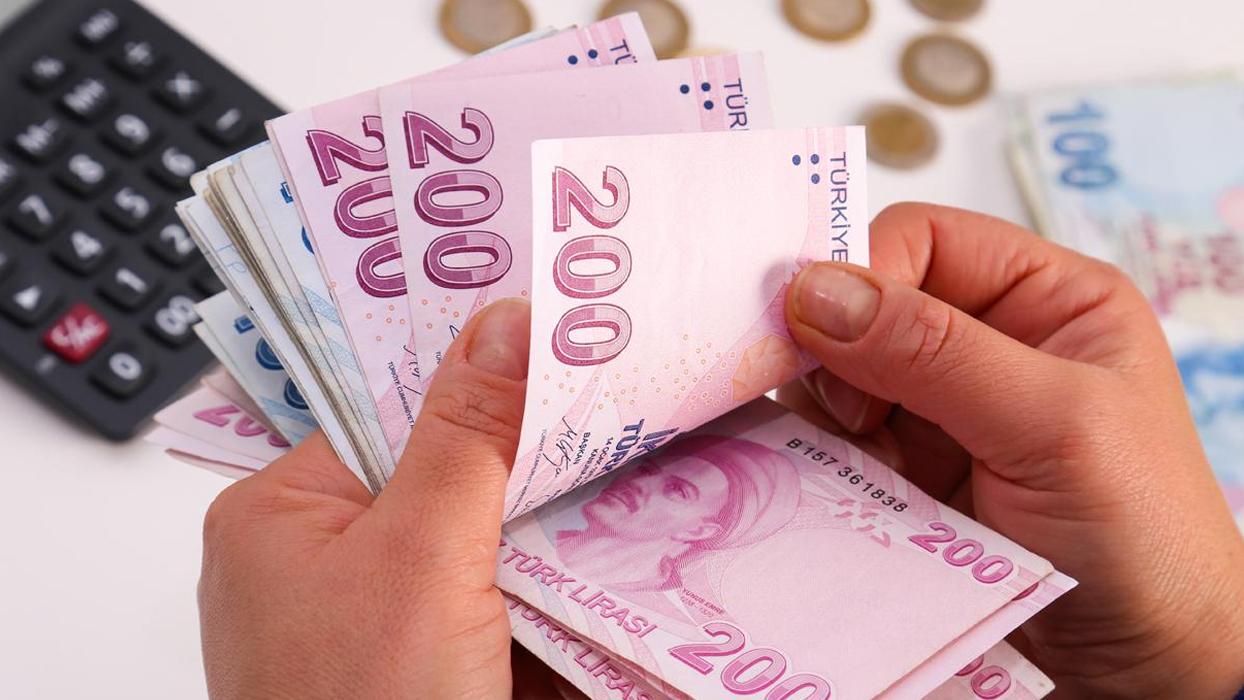 Yaşlı ve engelli aylıkları hesaplara yatırılmaya başlandı