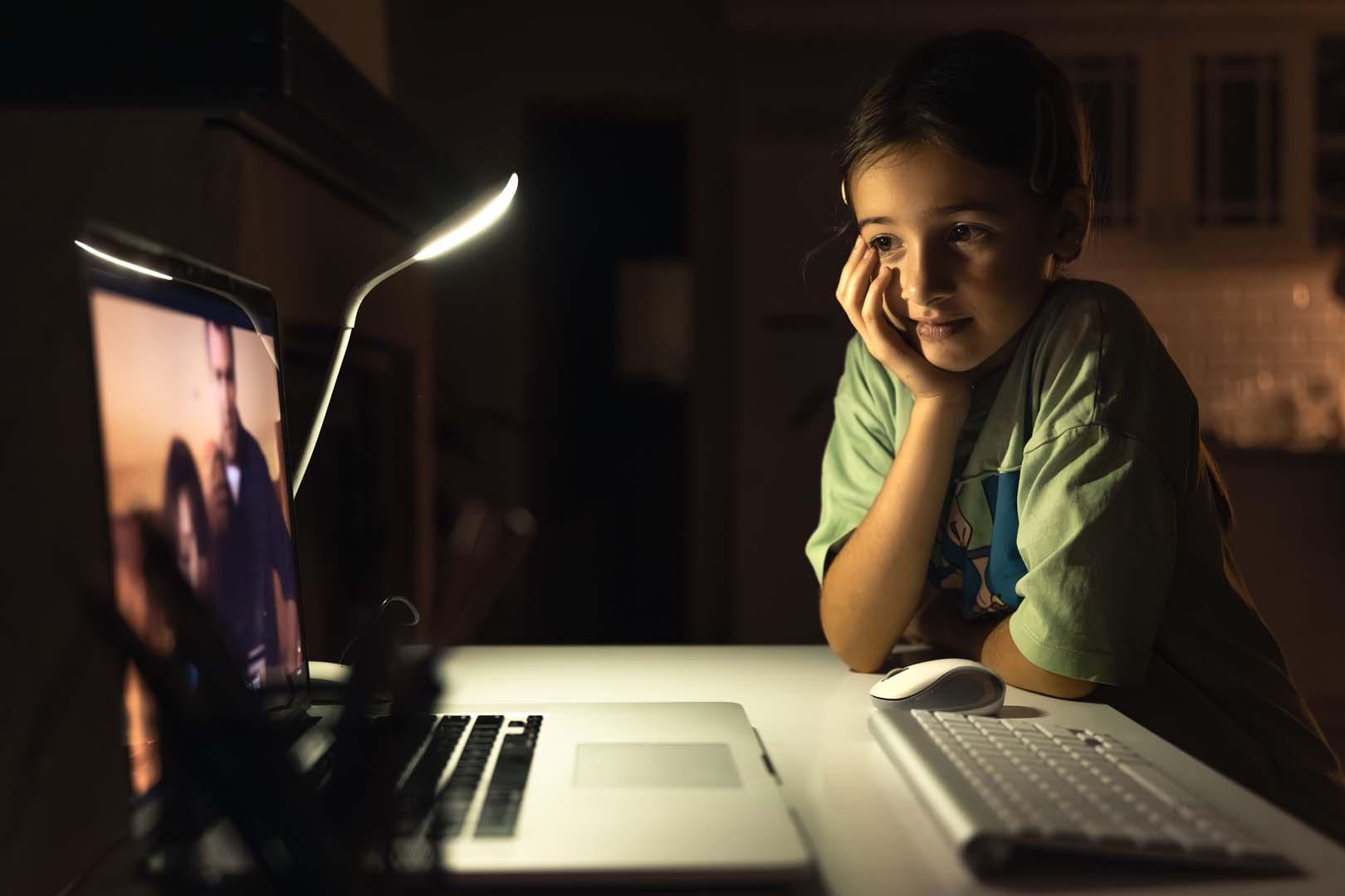 Çocukların ekran alışkanlıkları için yeni uyarı! Risk yalnızca ekranda geçirilen süre değil