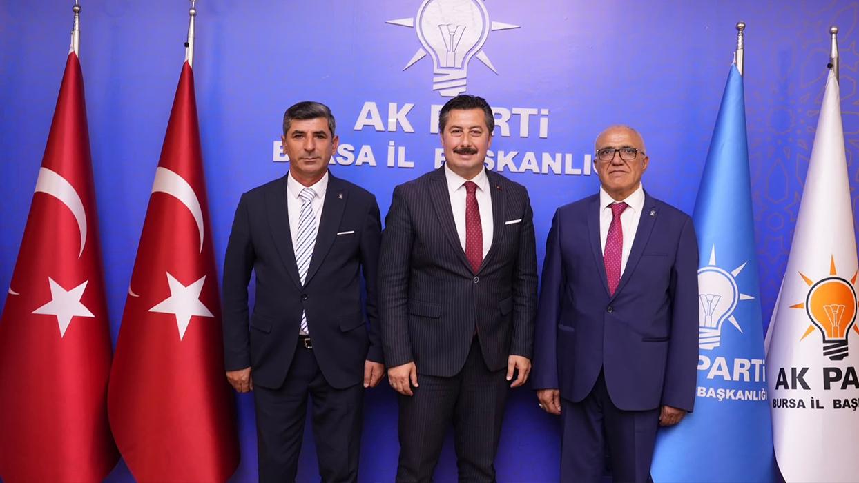 Yenişehir'de iki meclis üyesi daha Ak Parti saflarına katıldı