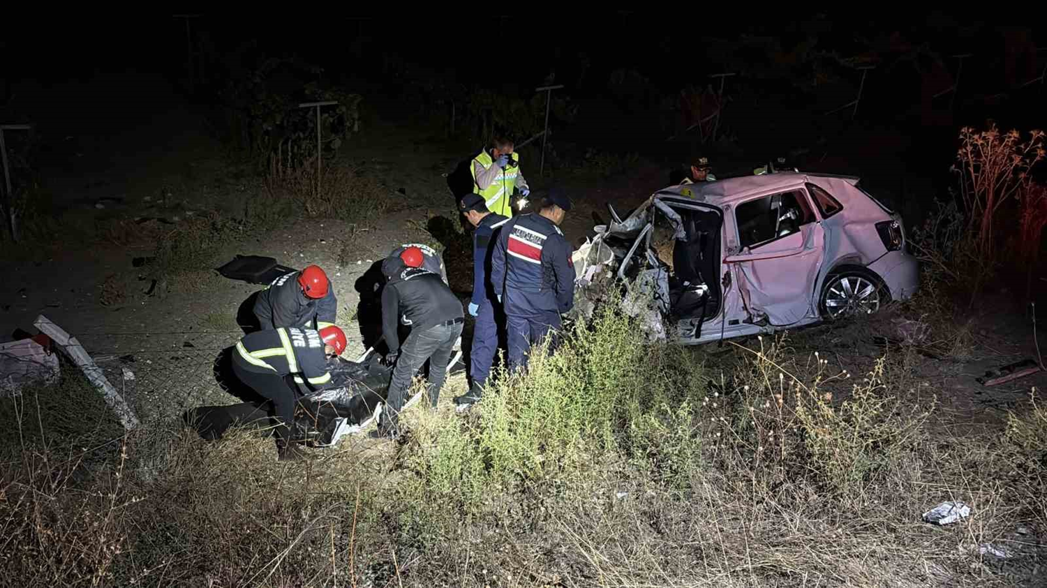 Çorum'da feci kaza: 4 kişi öldü, 1 kişi ağır yaralandı