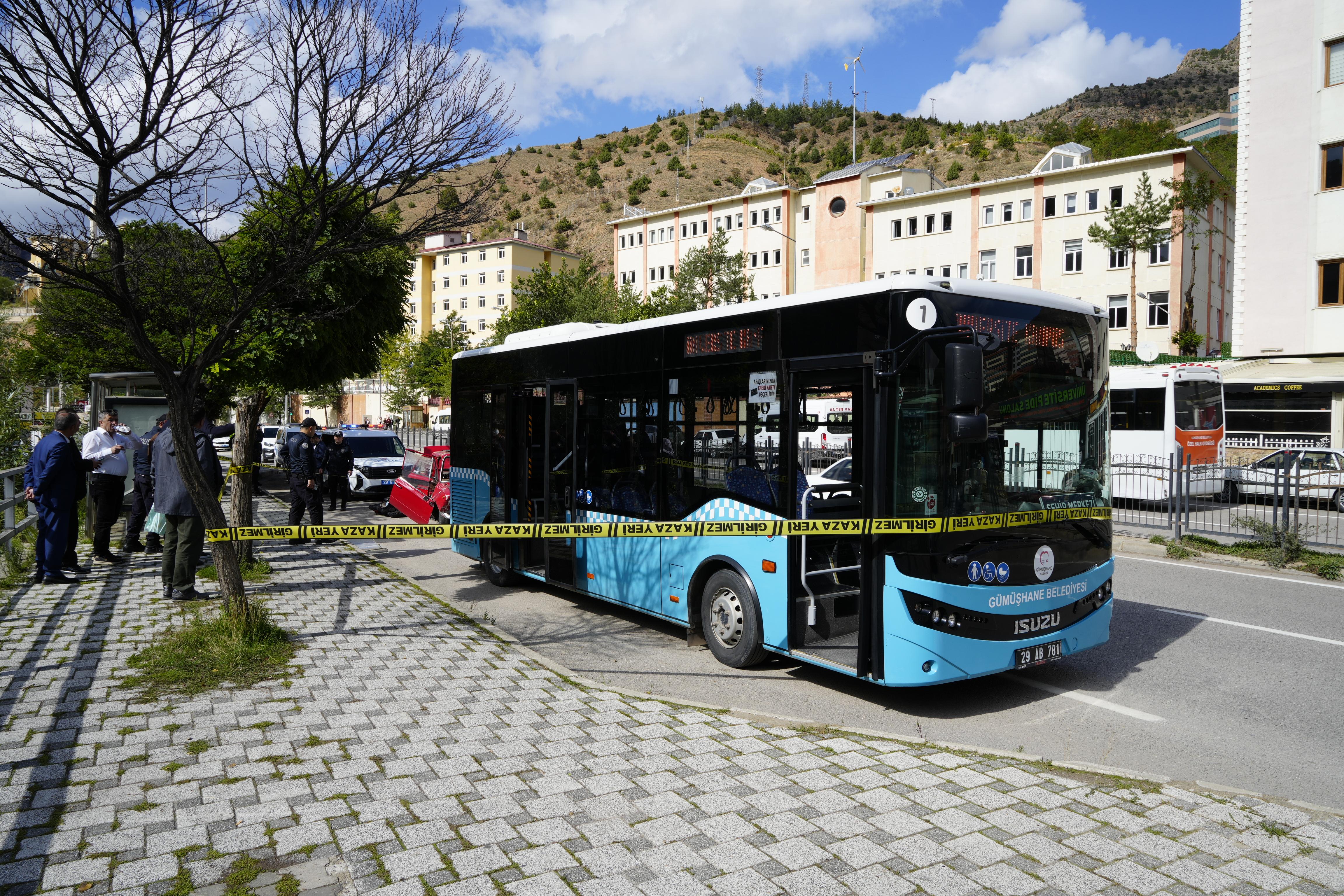 Gümüşhane'de trafik kazası! 2 yaralı