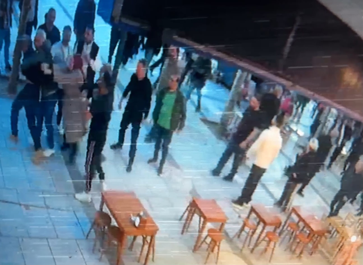 Sakarya Adapazarı'nda genç kıza saldırı anı kamerada!