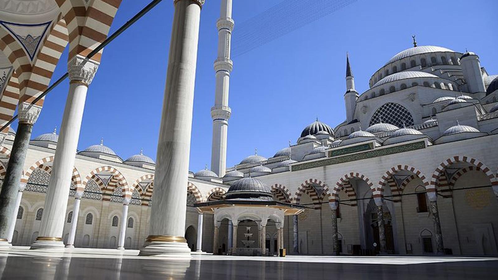 9 Ekim 2026 Cuma Bugün İstanbul için cuma namazı saat kaçta? Cuma namazı kaç rekat? En güzel cuma mesajları