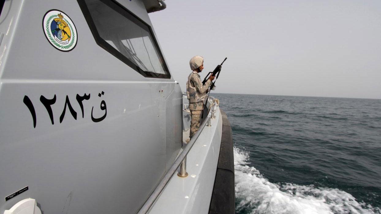 Yemen krizinde yeni safha: Koalisyon güçleri Husilere ait stratejik yakıt depolarını vurdu