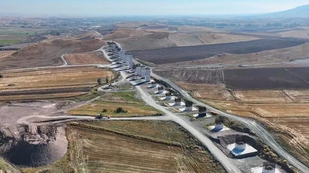 İki kentten Ankara'ya ulaşım 1 saat 20 dakika ve 2.5 saate düşecek